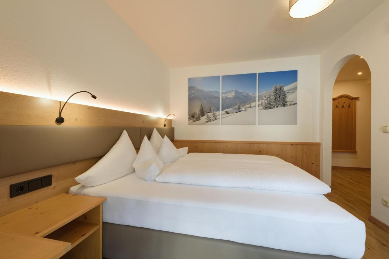 Landhaus Strolz Sankt Anton am Arlberg Esterno foto