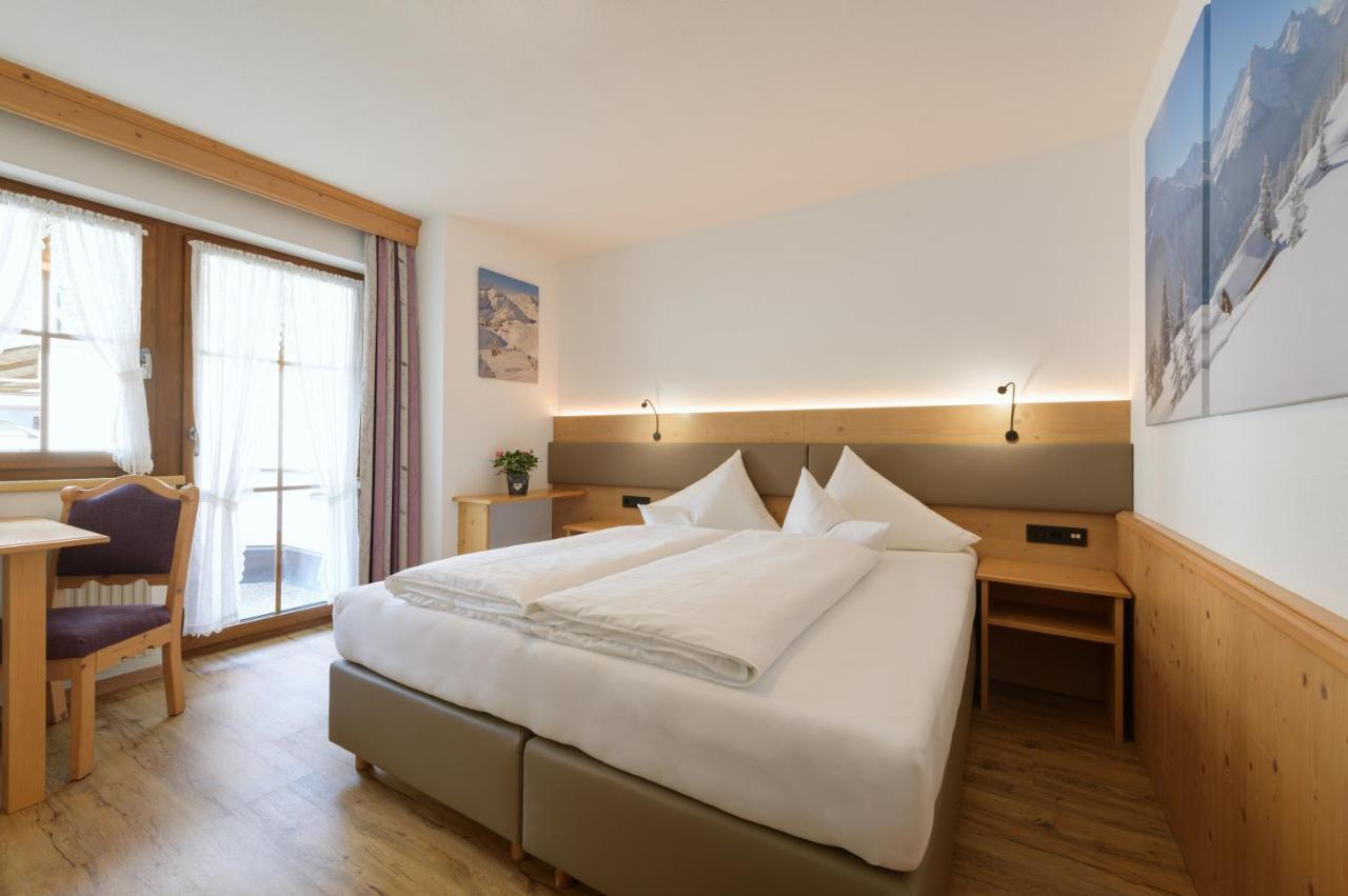 Landhaus Strolz Sankt Anton am Arlberg Esterno foto