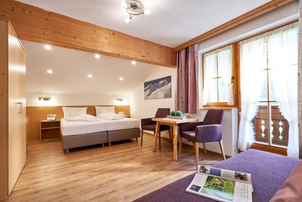 Landhaus Strolz Sankt Anton am Arlberg Esterno foto